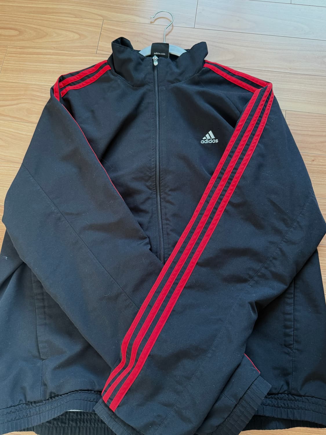 아디다스 검빨 바람막이 상품이미지1