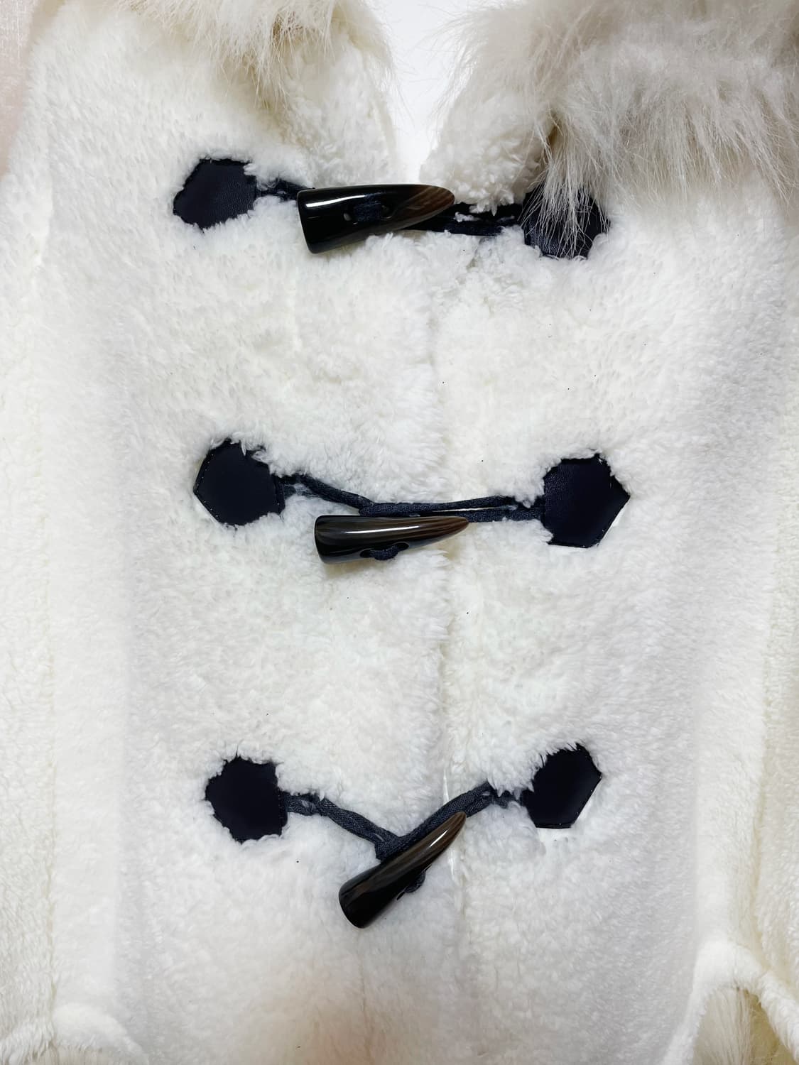 colza 떡볶이 단추 빈티지 화이트 퍼 케이프 상품이미지2