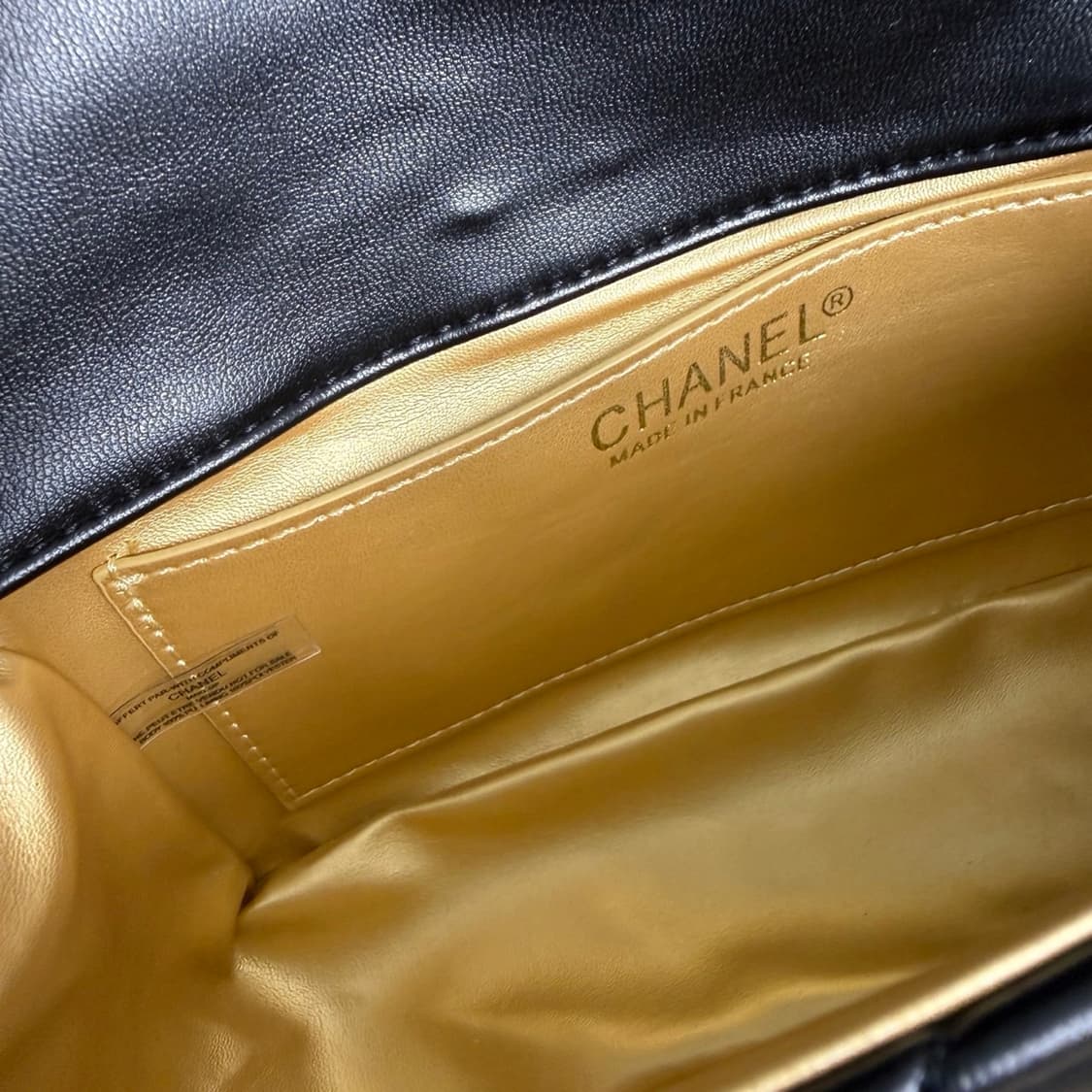 샤넬VIP 리미티드 에디션 기프트 래더 하트쉐입 크로스백 상품이미지10