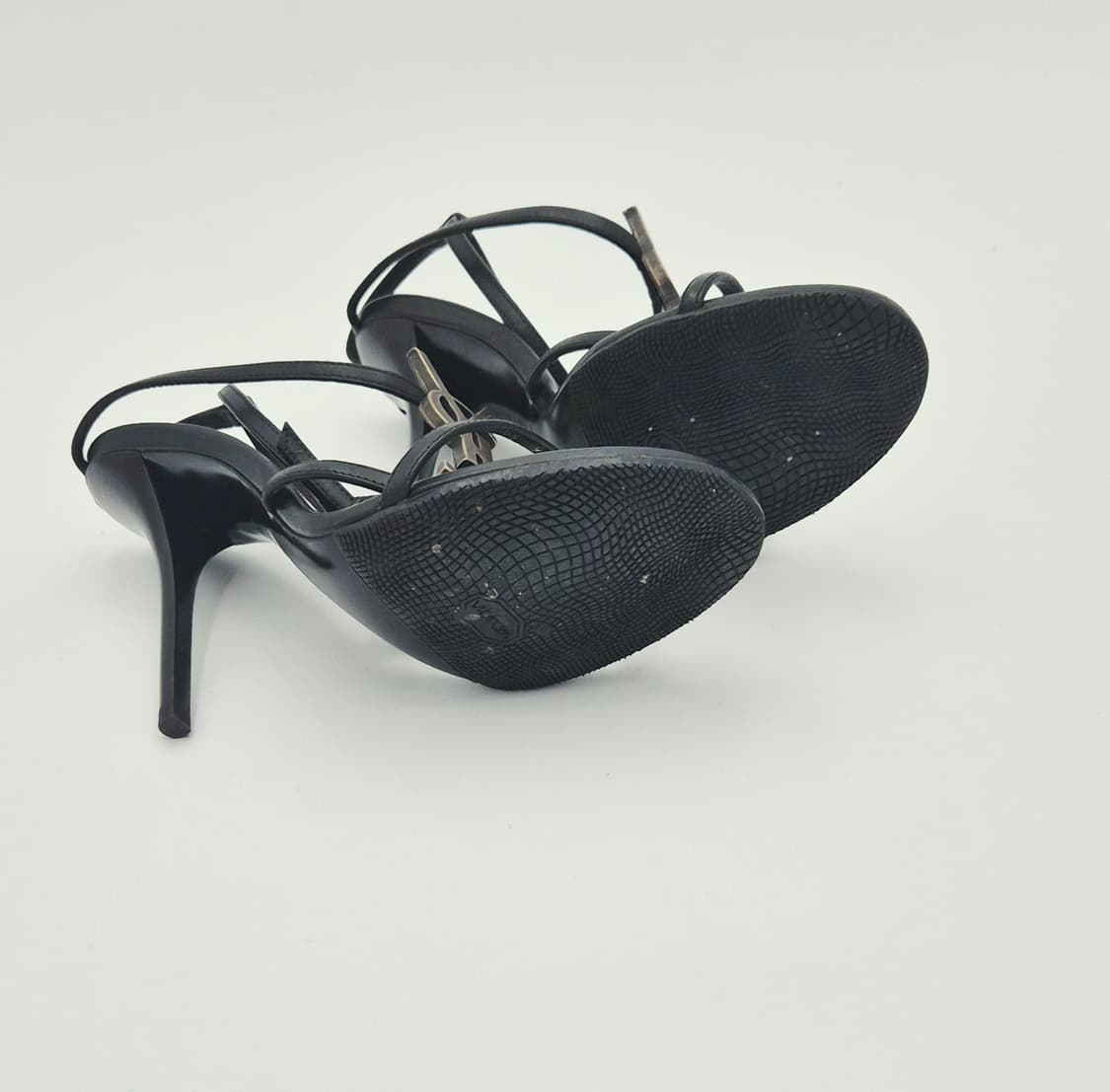 생로랑 카산드라 스크랩 샌들 힐
 상품이미지6