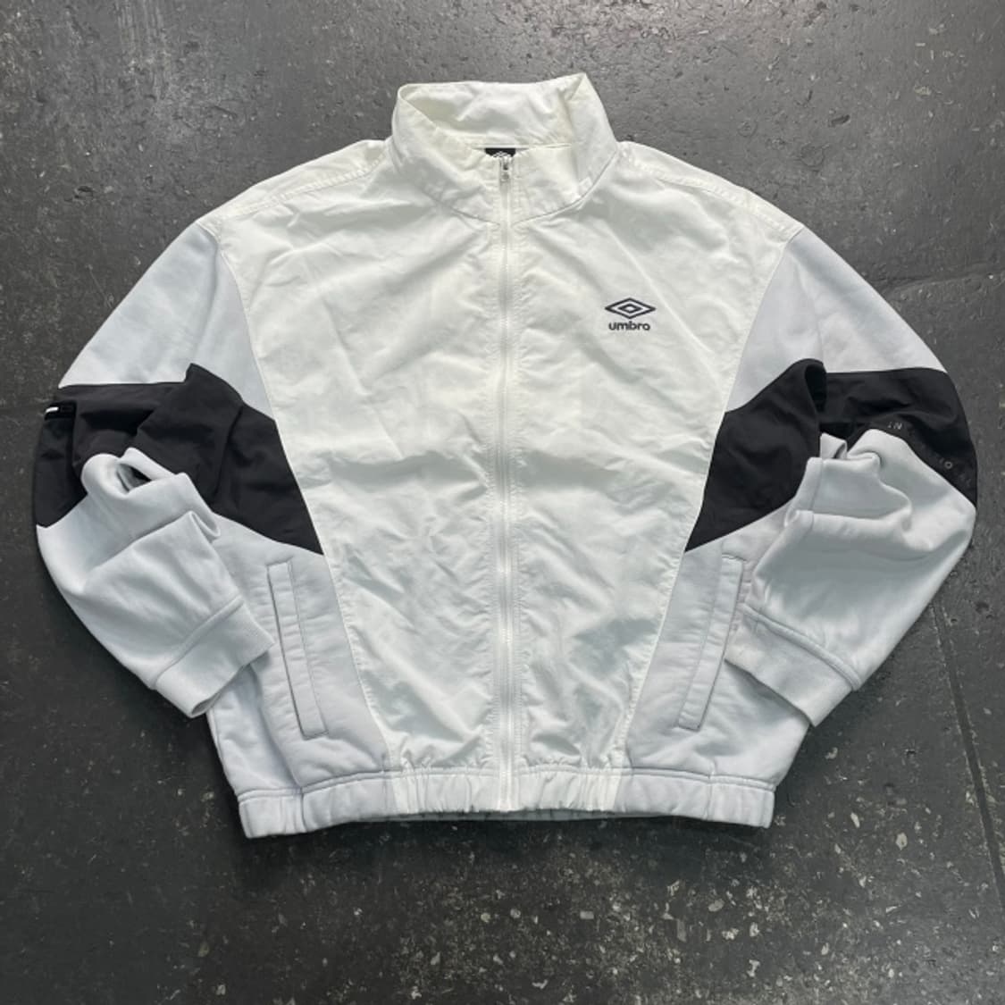 100 엄브로 바람막이 상품이미지1