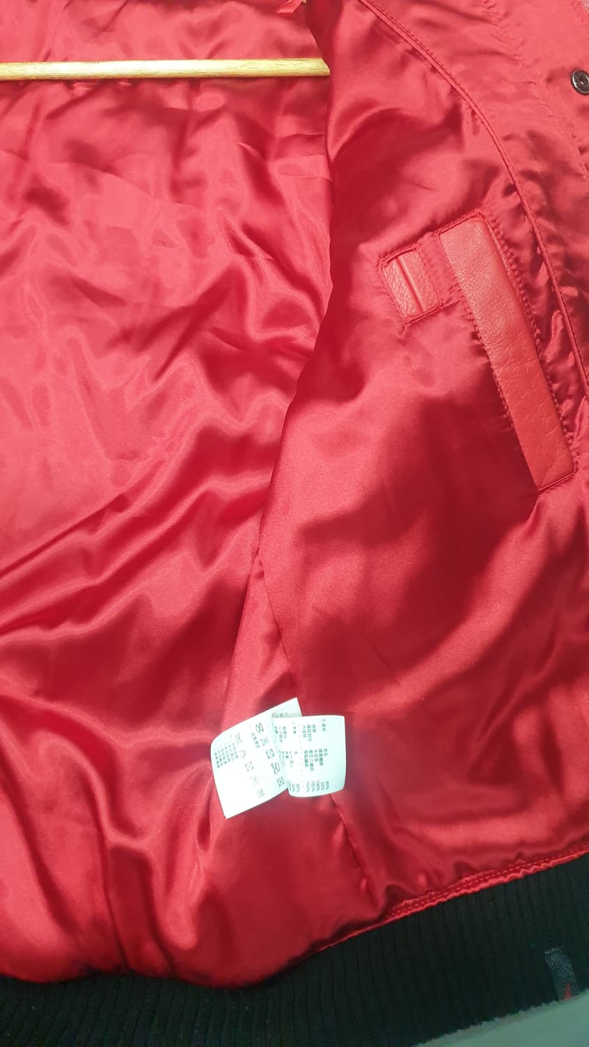 조던  카우 레더 바시티 자켓 M 블랙/레드 상품이미지6