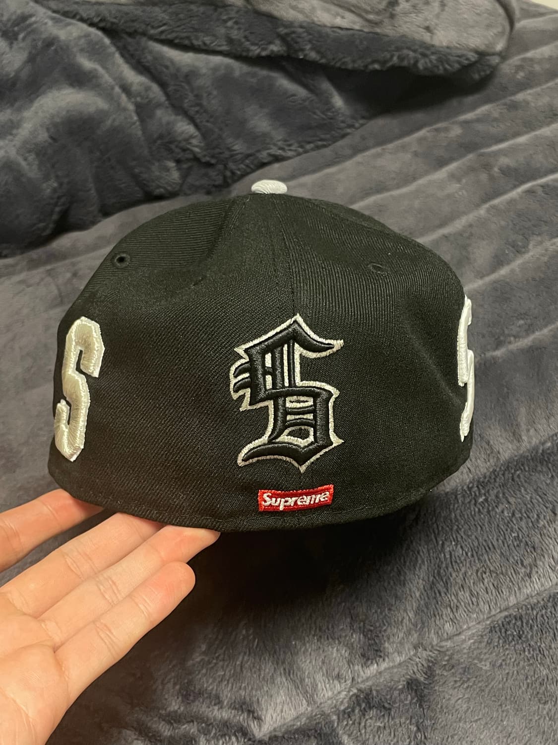 슈프림 멀티s로고 뉴에라 상품이미지1