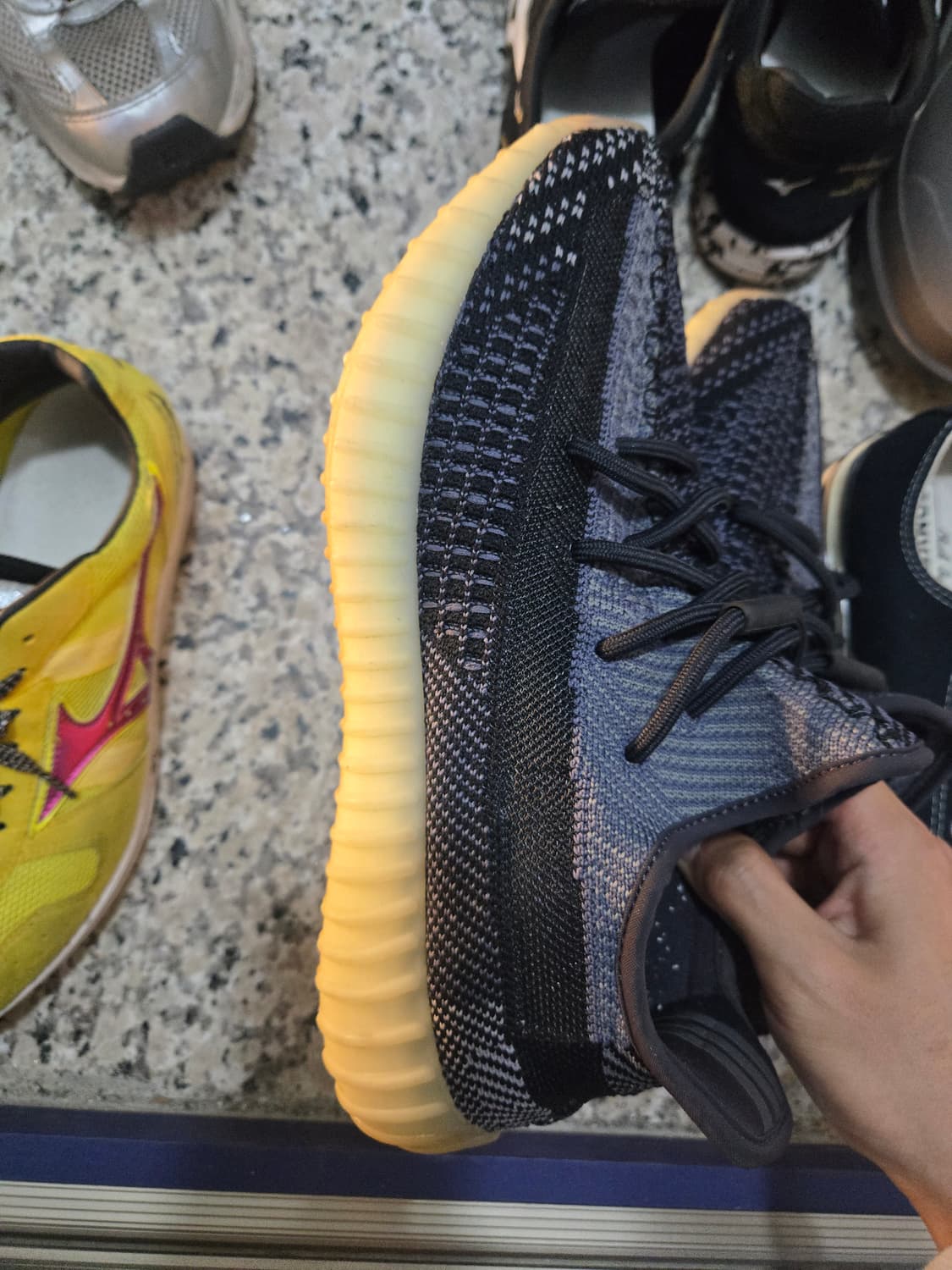 아디다스 이지부스트 v2 카본 상품이미지4