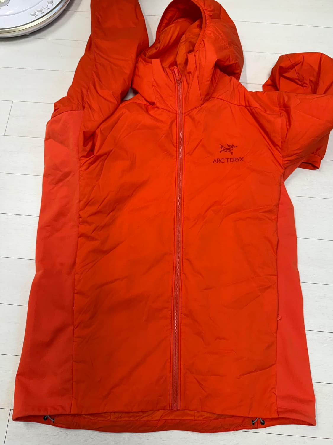 아크테릭스 아톰 L 사이즈 상태 최상상상 방금 찍었고 찍고나서는 절대 안 상품이미지1