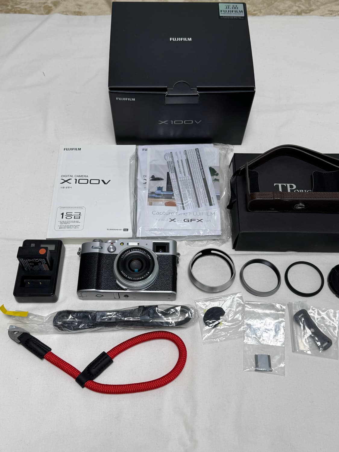 후지필름 X100V 실버 / S급 상태 풀박스 (9700컷)  상품이미지3