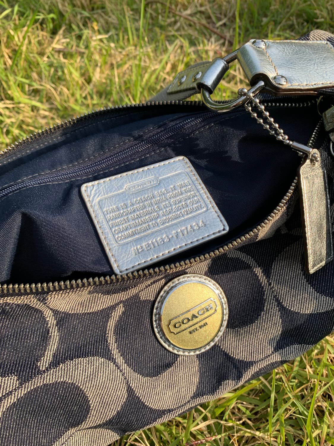 희귀🩶 Coach denim silver shoulder bag 상품이미지7