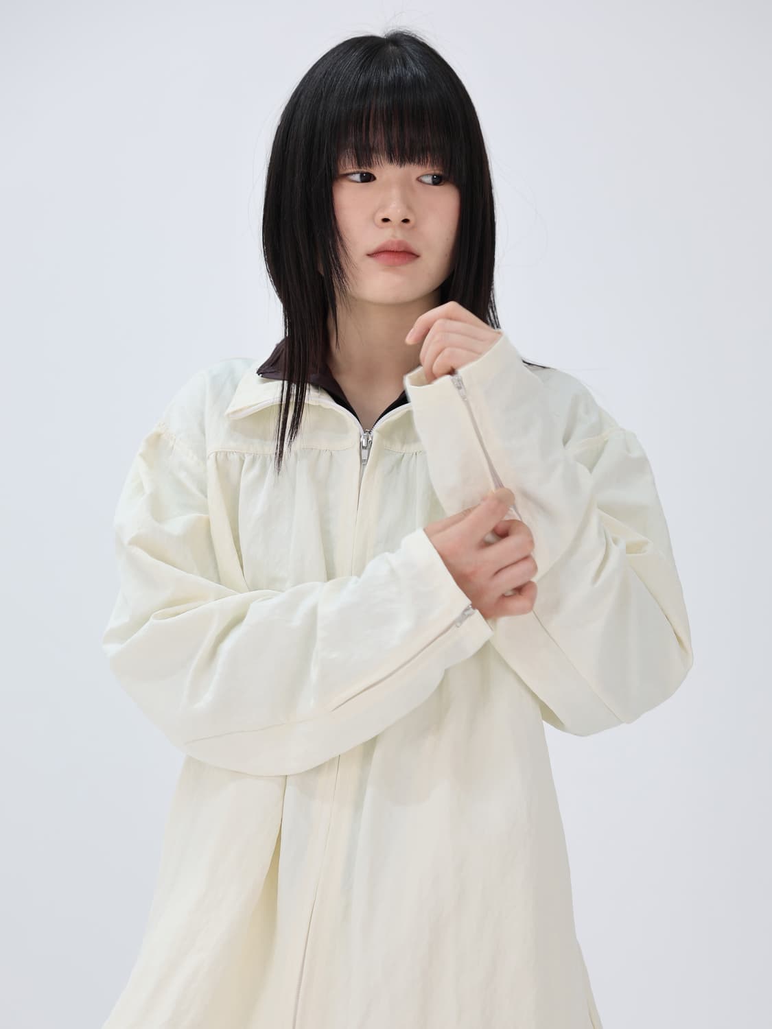 아모르샤이 Shirring Windbreaker 상품이미지3