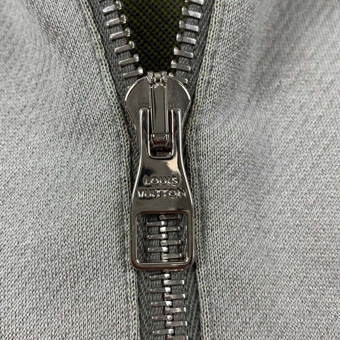 19SS 루이비통 그래비티 자카드 하프집업 맨투맨 그레이 상품이미지4