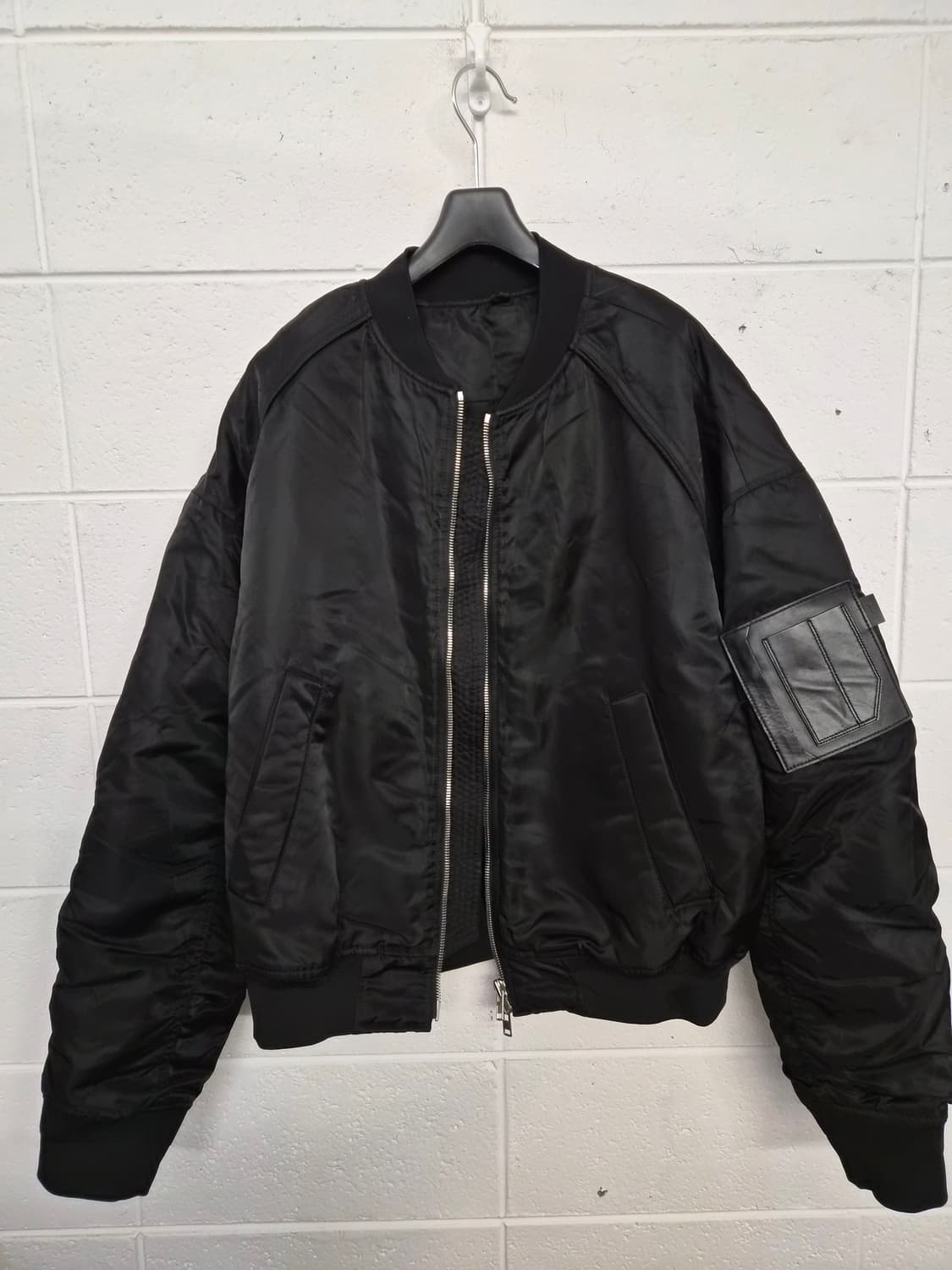 44) junn.j 준지 디테처블 MA-1 점퍼 팝니다 상품이미지1