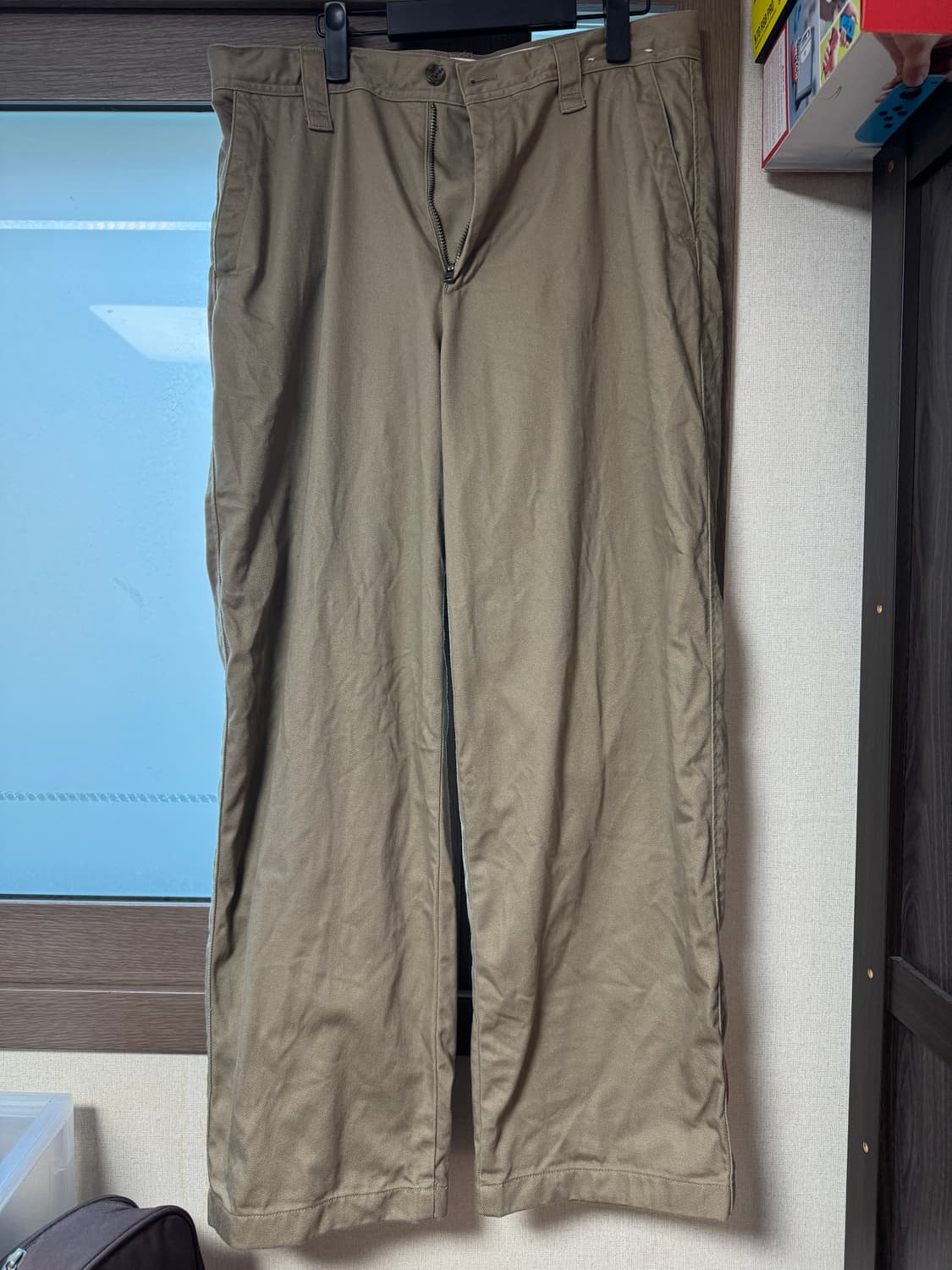 [32]유니클로 U 치노팬츠 베이지 팝니다 상품이미지1