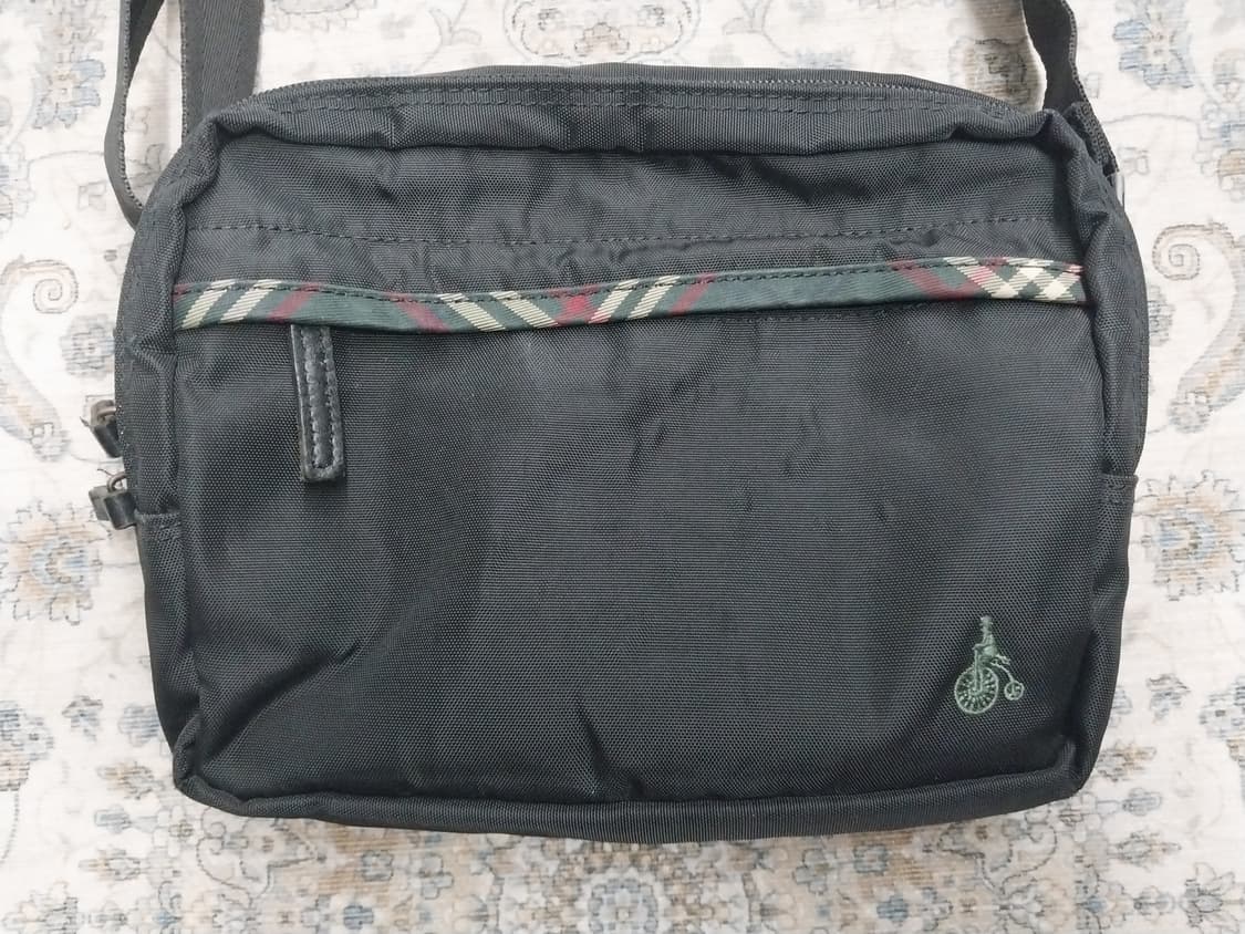 빈폴 블랙 크로스백 상품이미지3