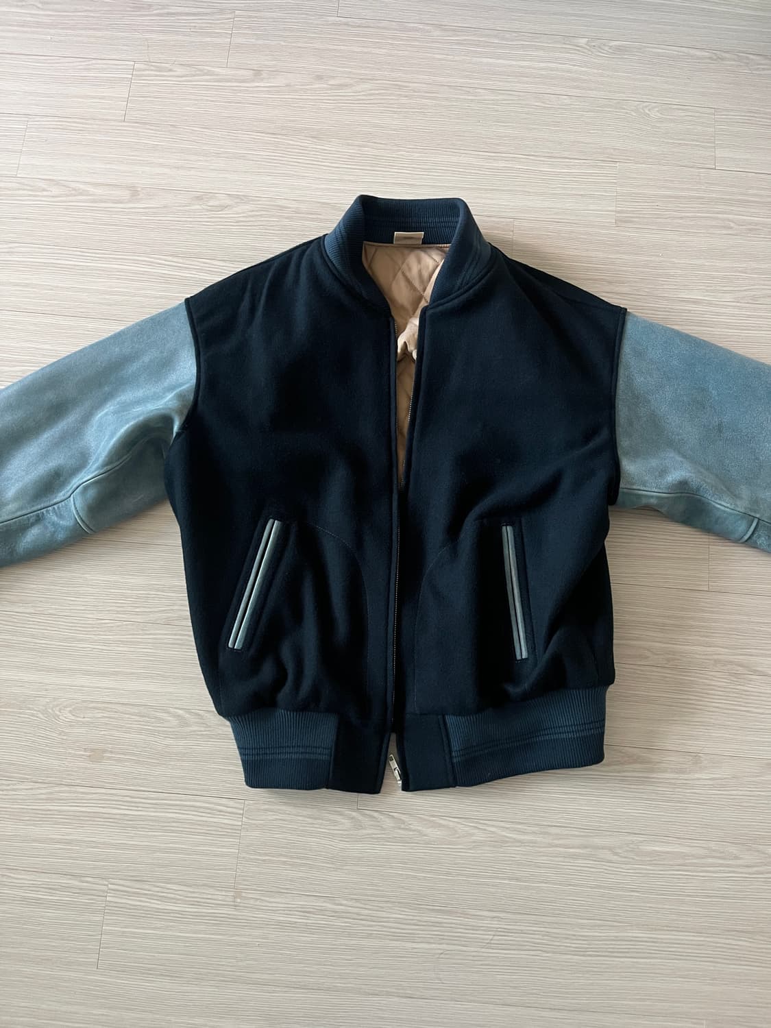 Khakis  x champion (카키스 챔피온) 바시티 M 팝니다 상품이미지1