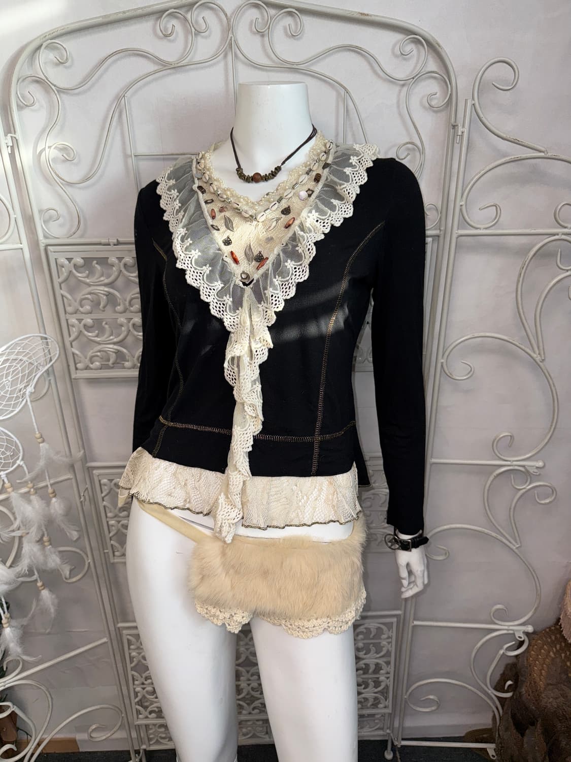 Black fairy beads lace detail blouse 상품이미지5