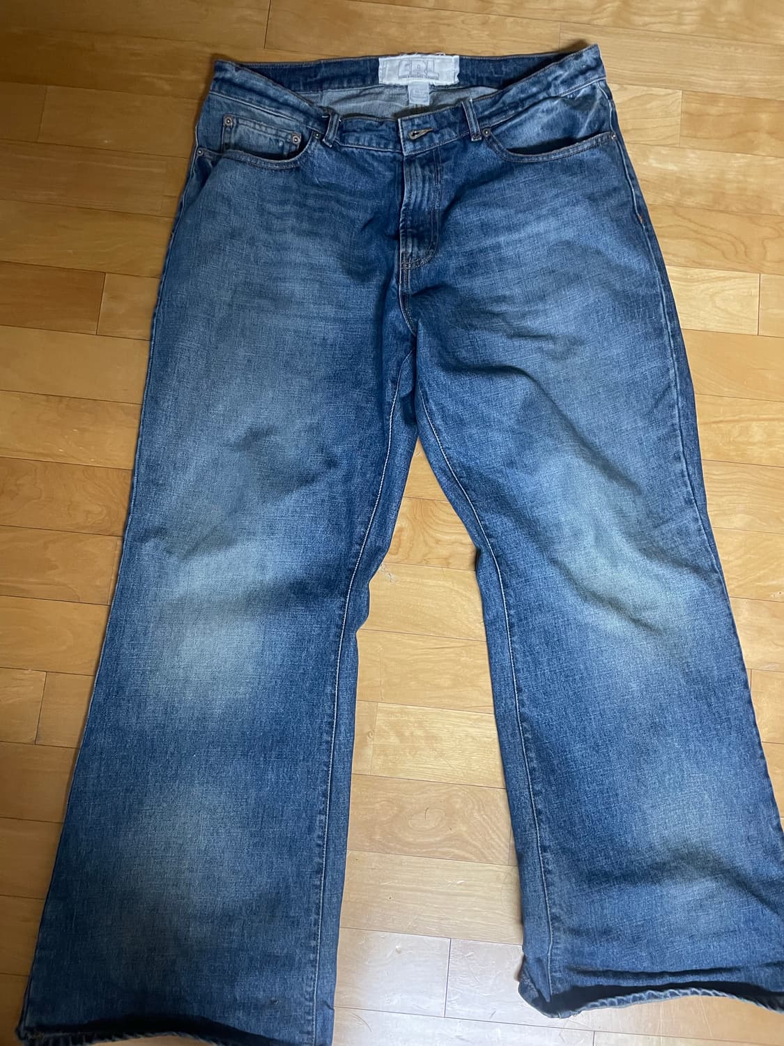 ERL 디스트레드진 L사이즈 상품이미지1