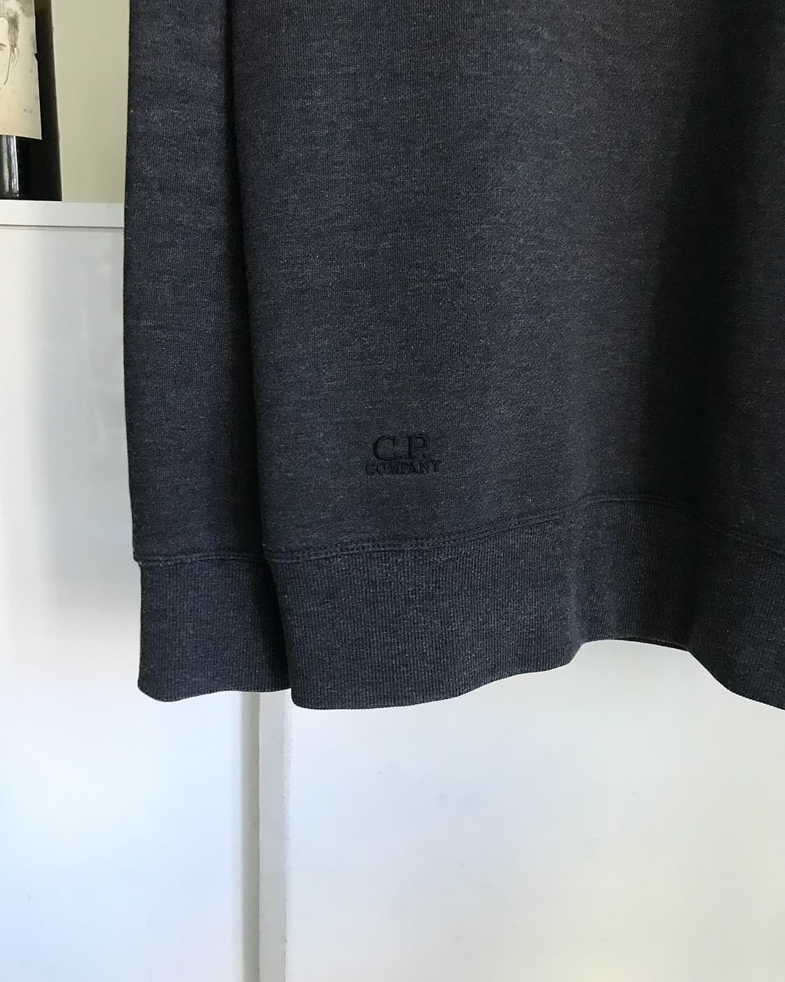 씨피컴퍼니 렌즈 맨투맨 상품이미지4