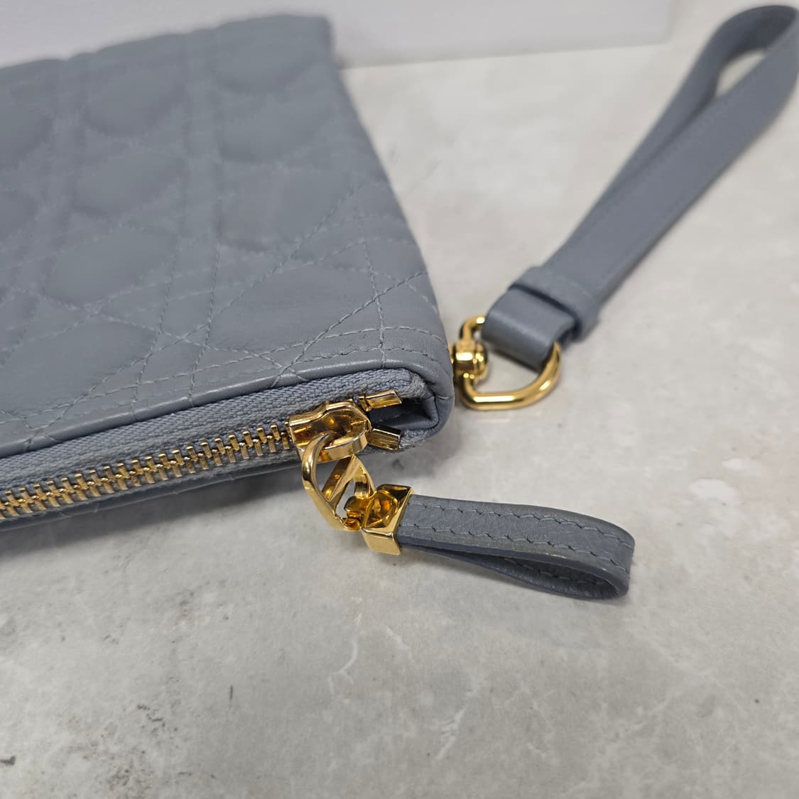 디올 카로 파우치 CD 로고 클러치 라지 판매 상품이미지7