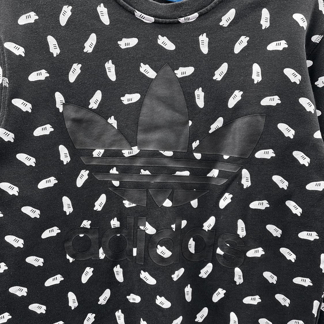 아디다스 슈퍼스타 아트그래픽 스웻셔츠 로고프린팅 디테일 블랙 상품이미지6