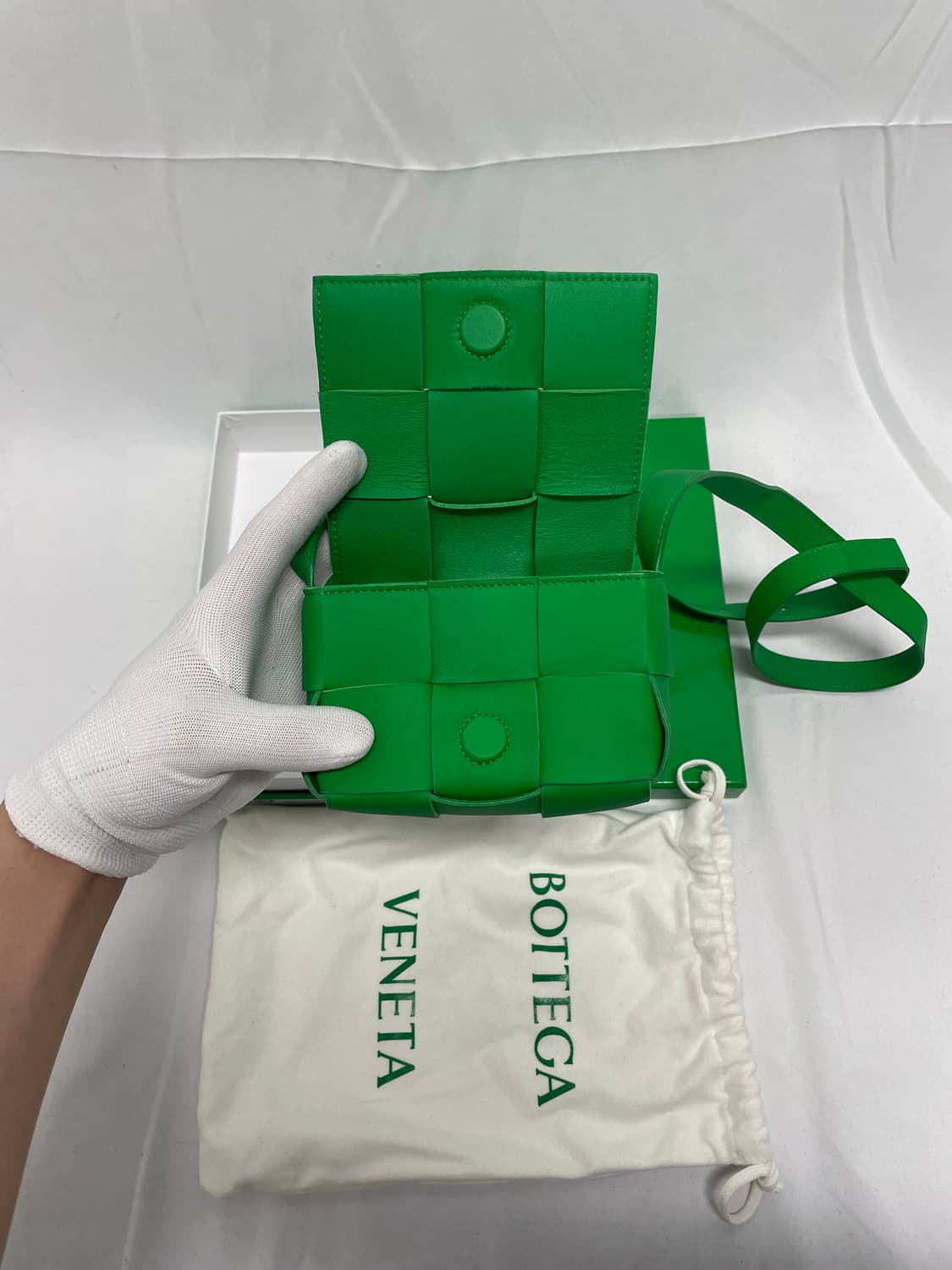 [구성존재] 보테가베네타 미니 카세트 백 [os] 상품이미지3