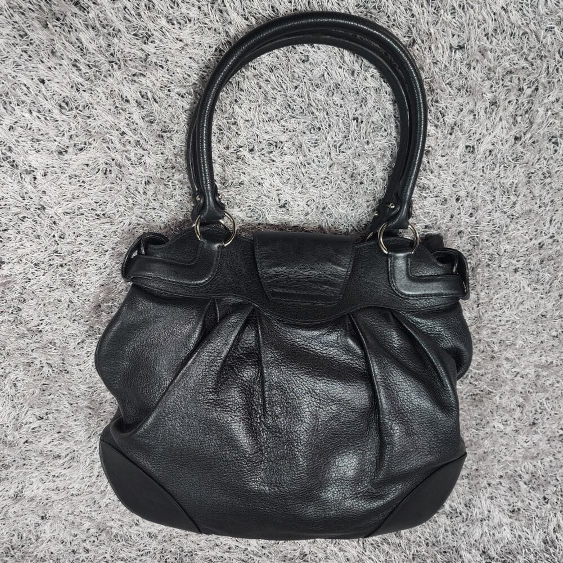 페라가모 은장 간치니로고 숄더백 상품이미지3