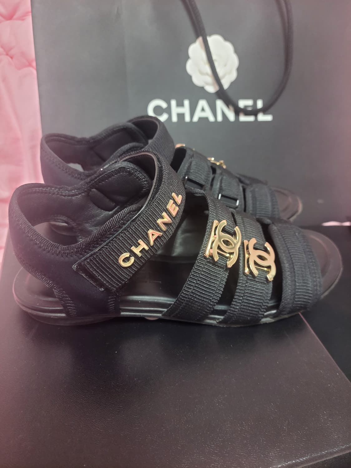 정품)급처3번신은상태좋은!샤넬 로고 블랙 벨크로 샌들 매장가270만원대 상품이미지3