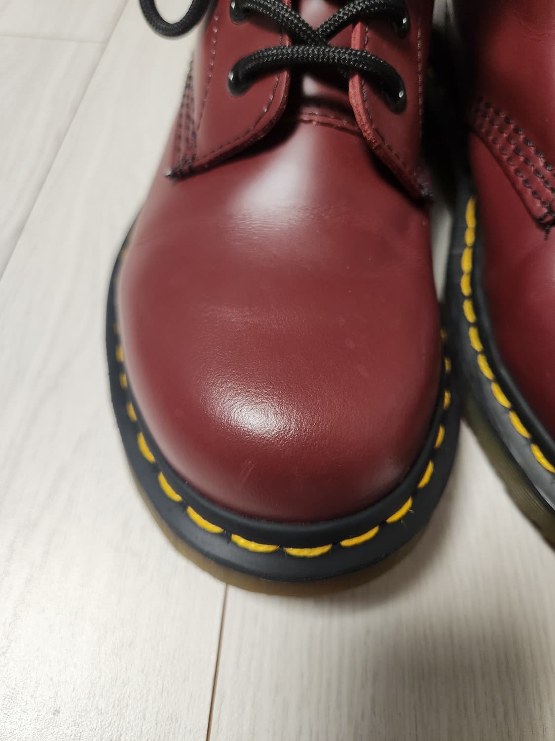 닥터마틴 1460 체리레드 사이즈 UK3 EU36 약235mm

사진처럼 상품이미지7