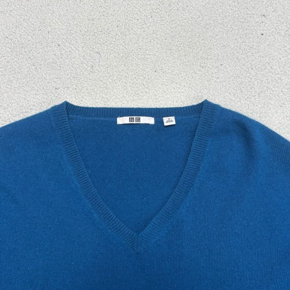 유니클로 캐시미어 100 브이넥 니트 M 상품이미지3