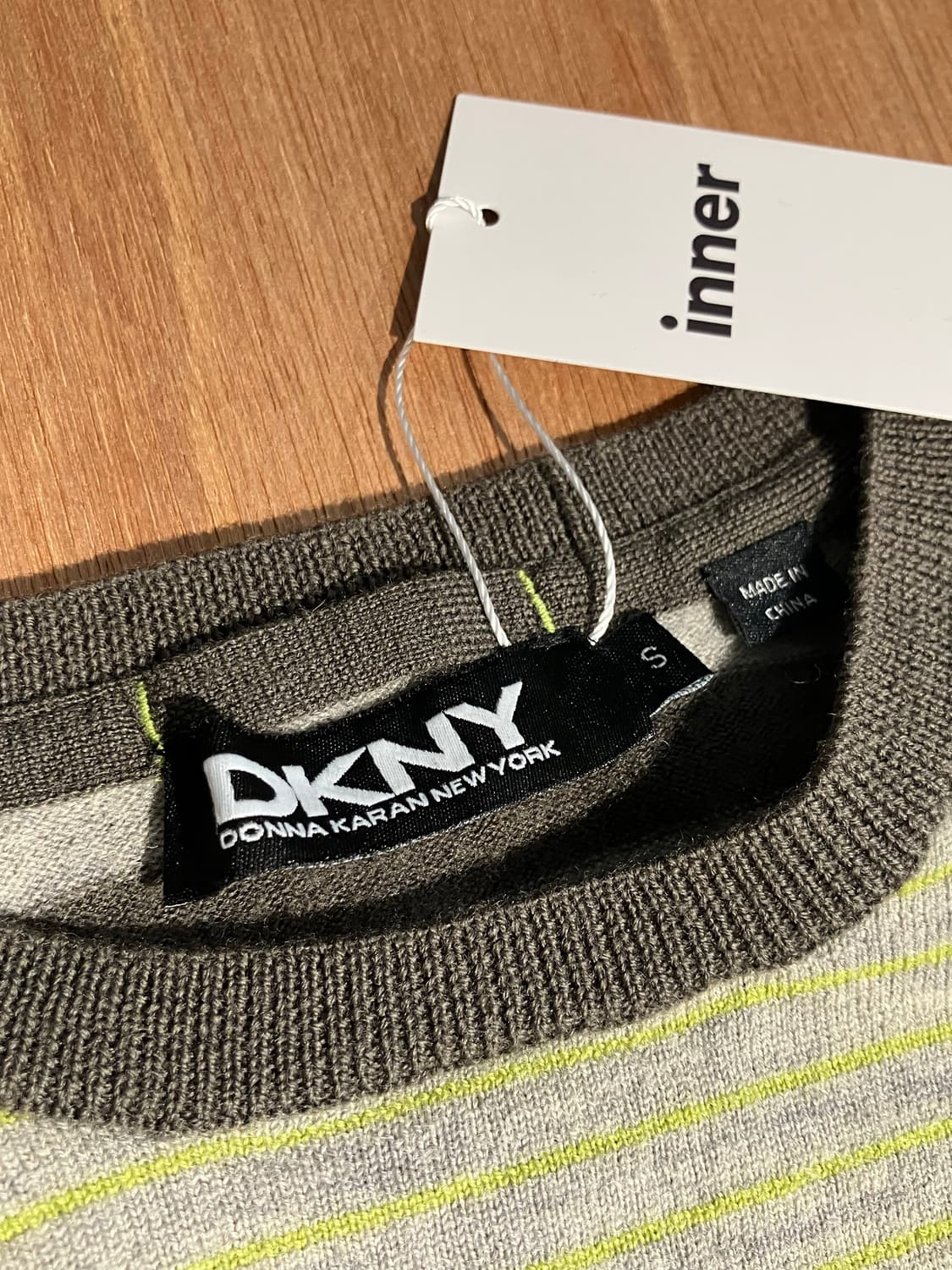 DKNY 배색 스트라이프 니트 S 상품이미지5