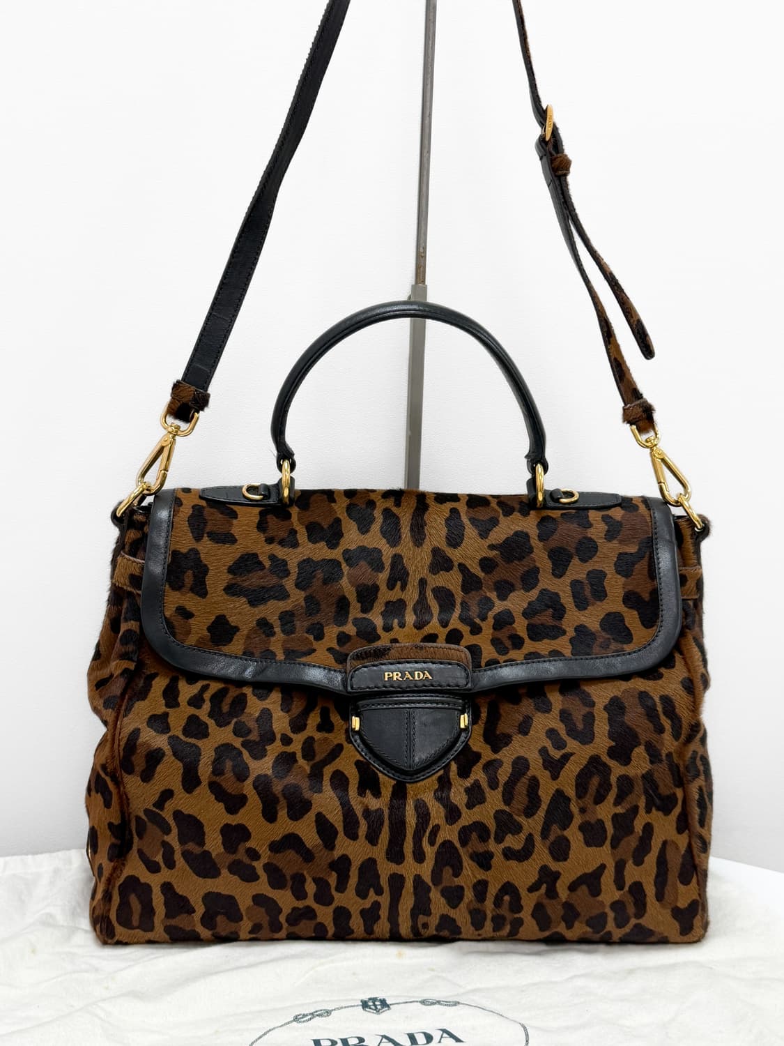 프라다 카프 헤어 레오파드 탑 핸들 상품이미지3