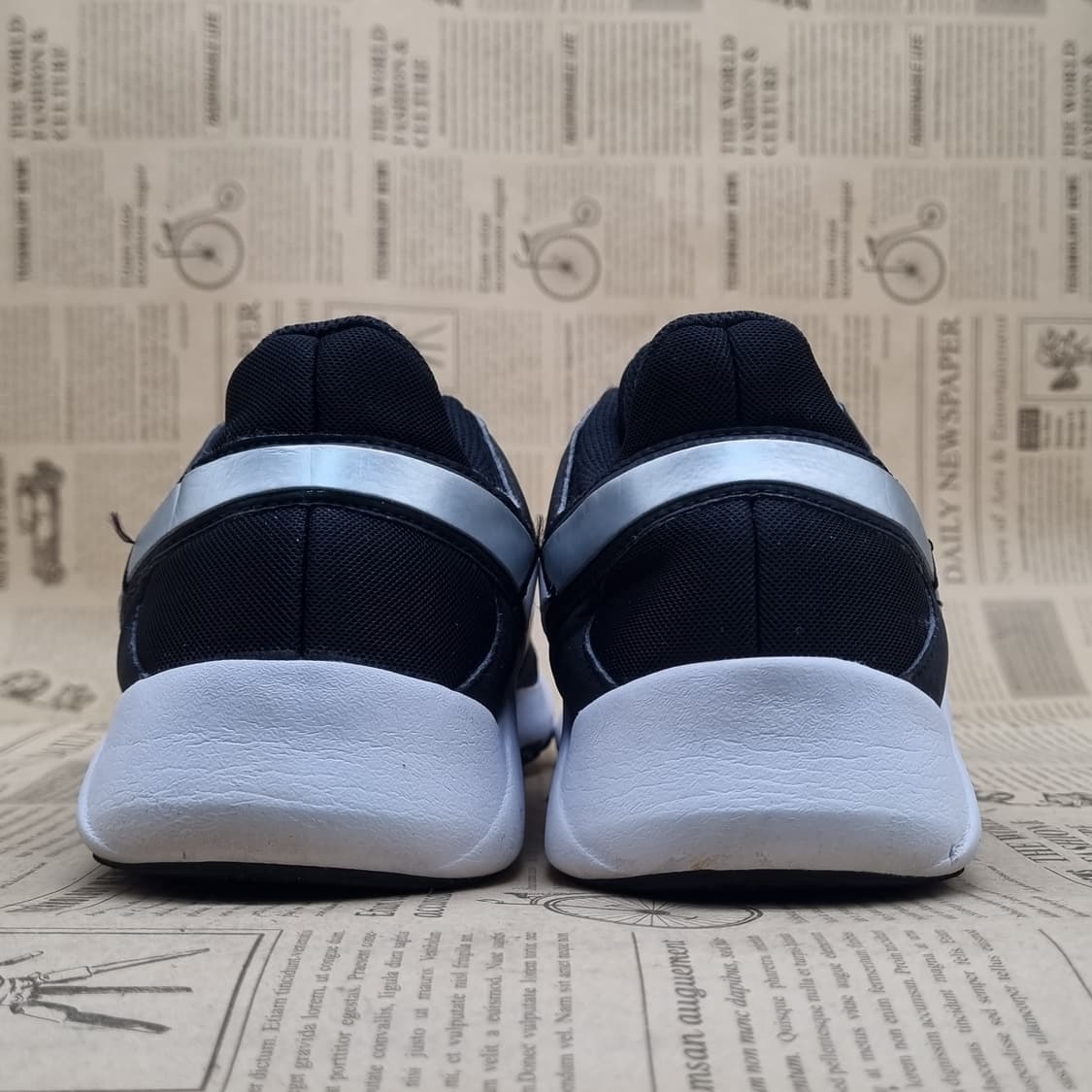 나이키 레전드 에센셜2  남성운동화 270 상품이미지4