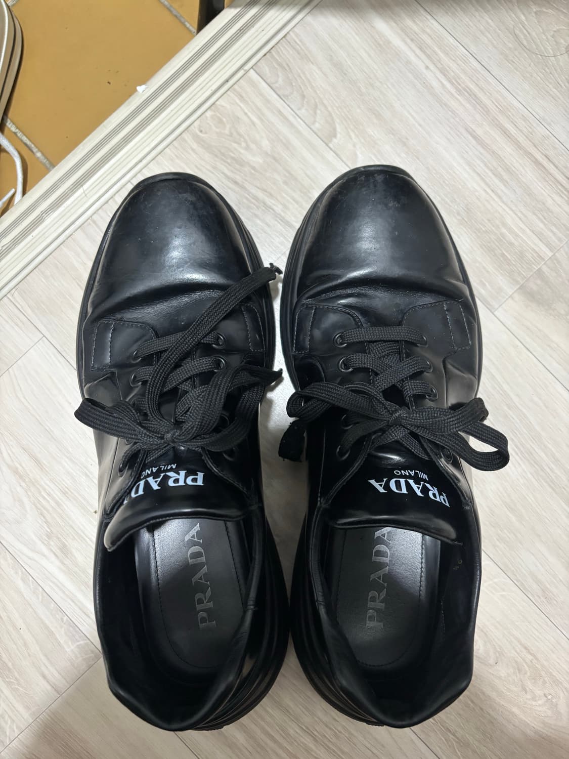 프라다 스니커즈 상품이미지1