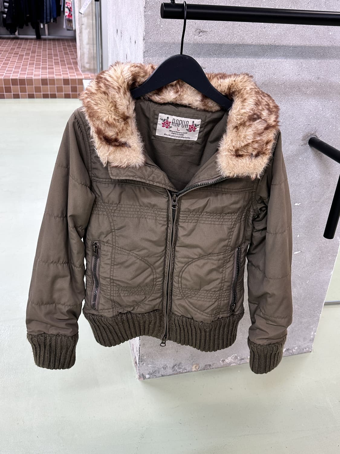 khaki fur collar padded jacket 상품이미지4