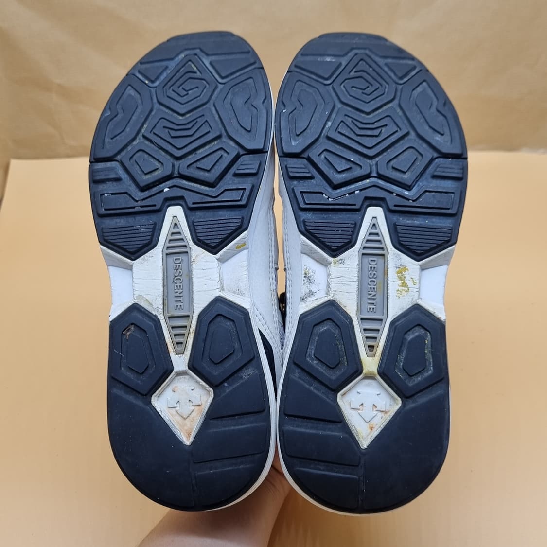 데상트 시티몬스터 운동화250 상품이미지3