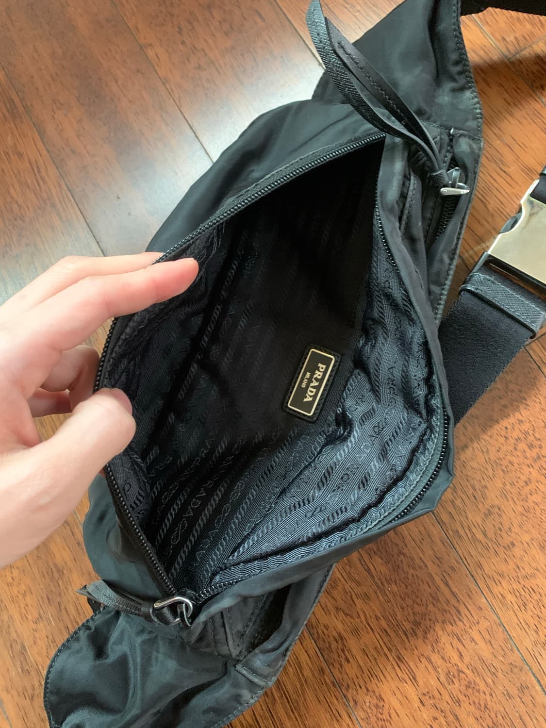 프라다 힙색 상품이미지8