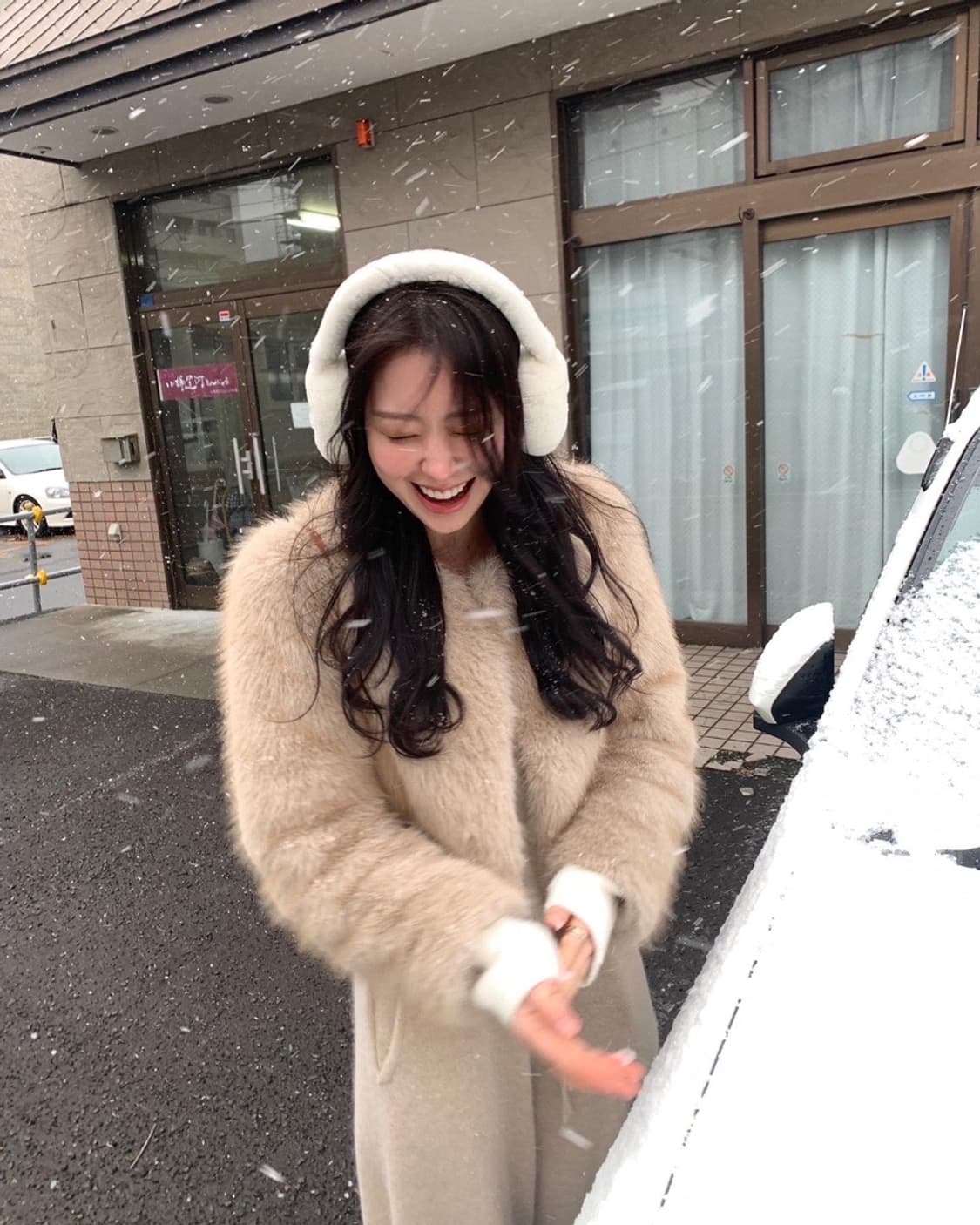 le plein 르플레인 뮤즈 퍼 자켓 크롭 노카라 퍼자켓 상품이미지2