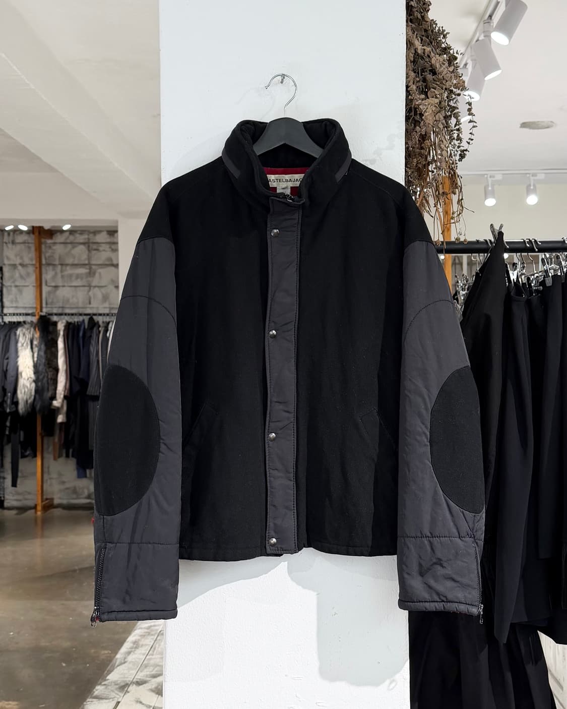 카스텔바작 x 피너츠 블랙 90s 스누피 울 자켓 상품이미지2