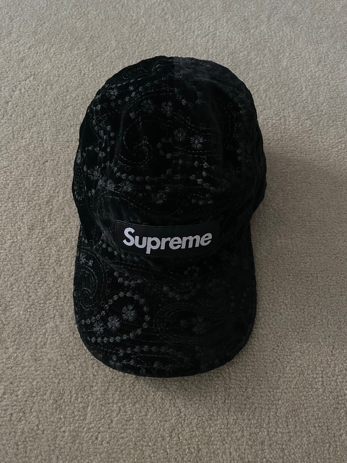 슈프림 벨벳 페이즐리 캠프캡 블랙 상품이미지1