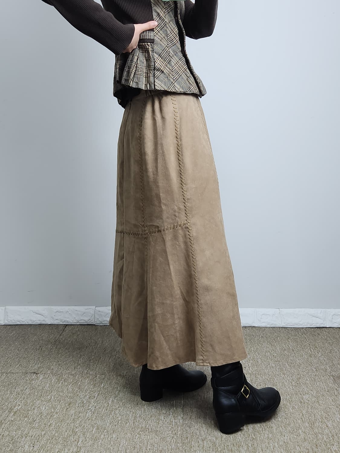 스웨이드 언발 스커트 상품이미지3