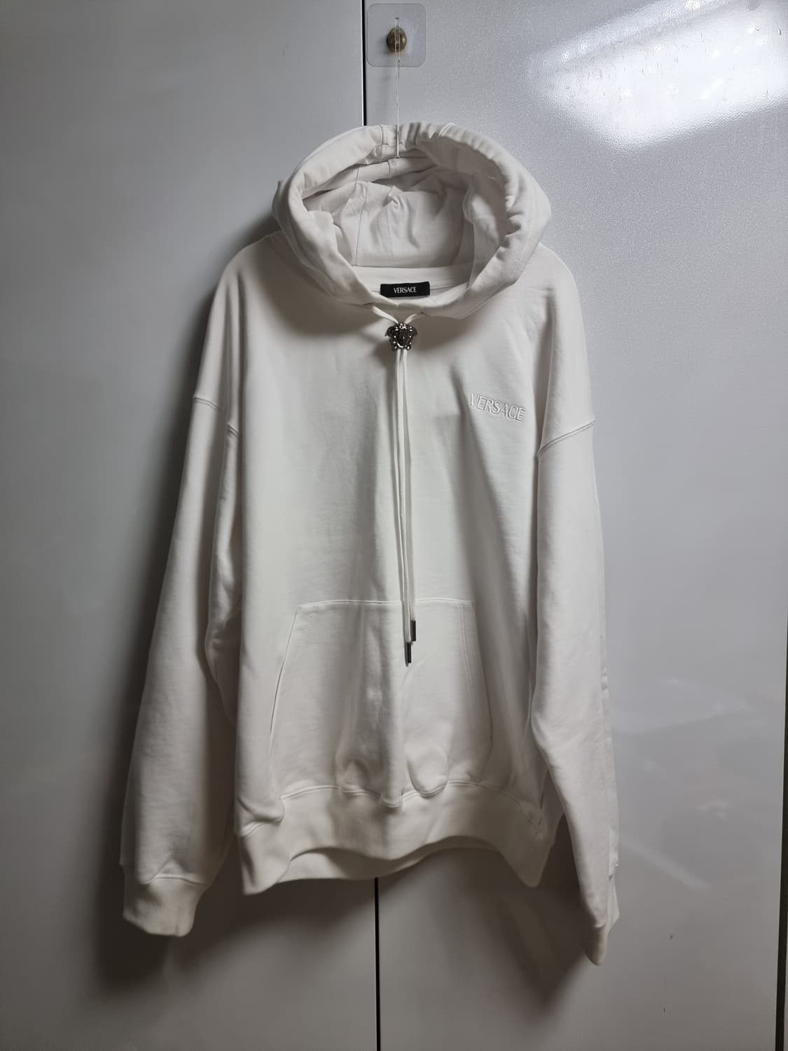 베르사체 메두사 후디 화이트 M사이즈(국내100) 상품이미지4