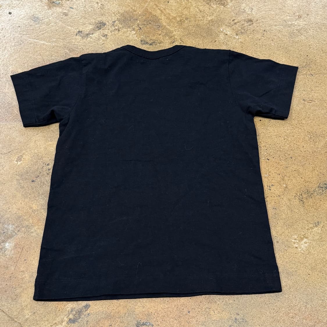 꼼데가르송 블랙 로고 반팔티셔츠 상품이미지3