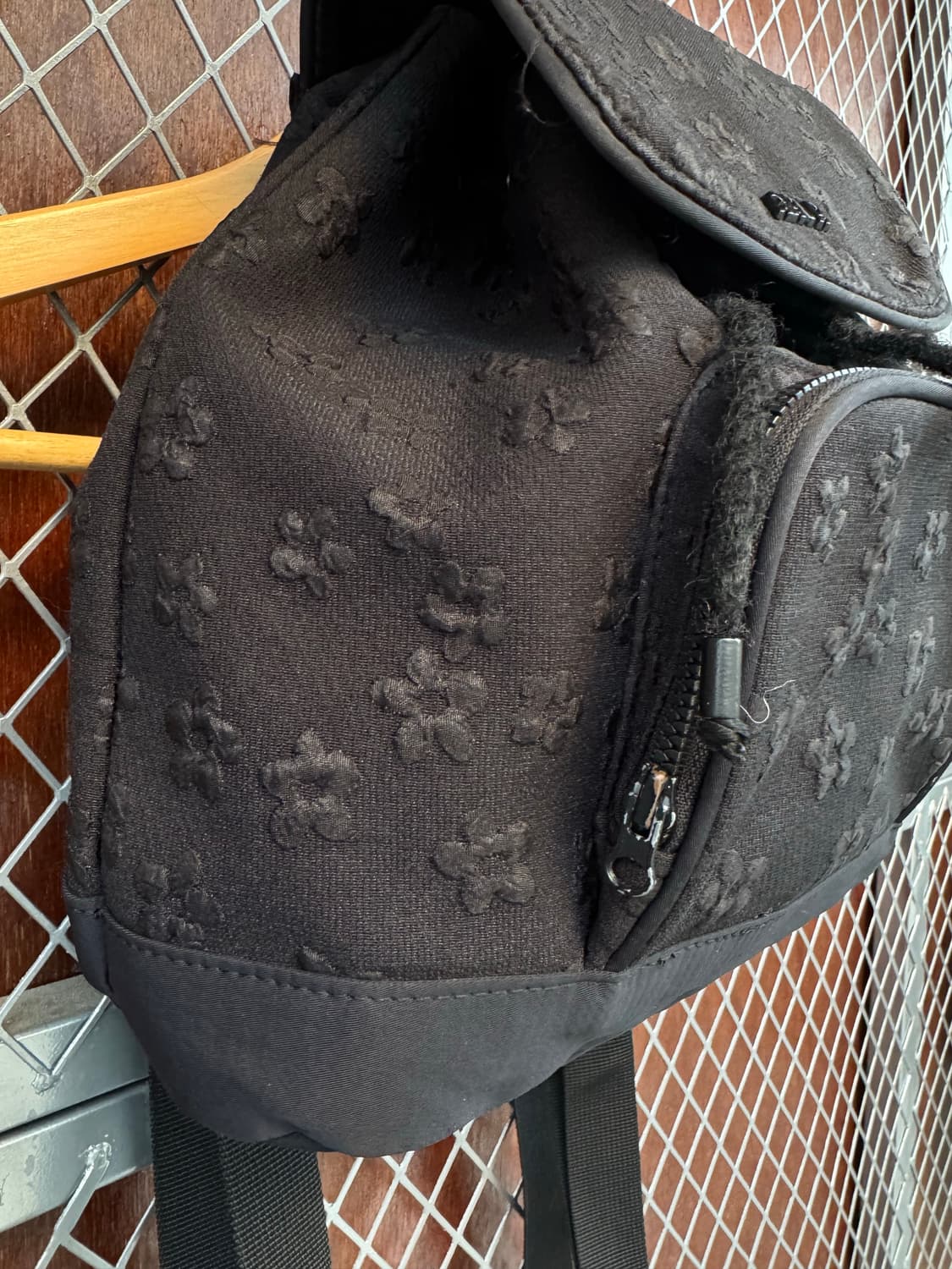 grove 그로브 그로브스토어 에디스 블랙 자수 미니 백팩 가방 상품이미지9