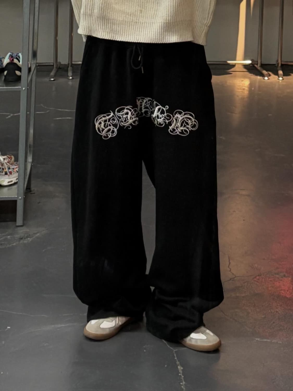 빈티지 레터링 자수 양기모 스웻팬츠 A3477 상품이미지1