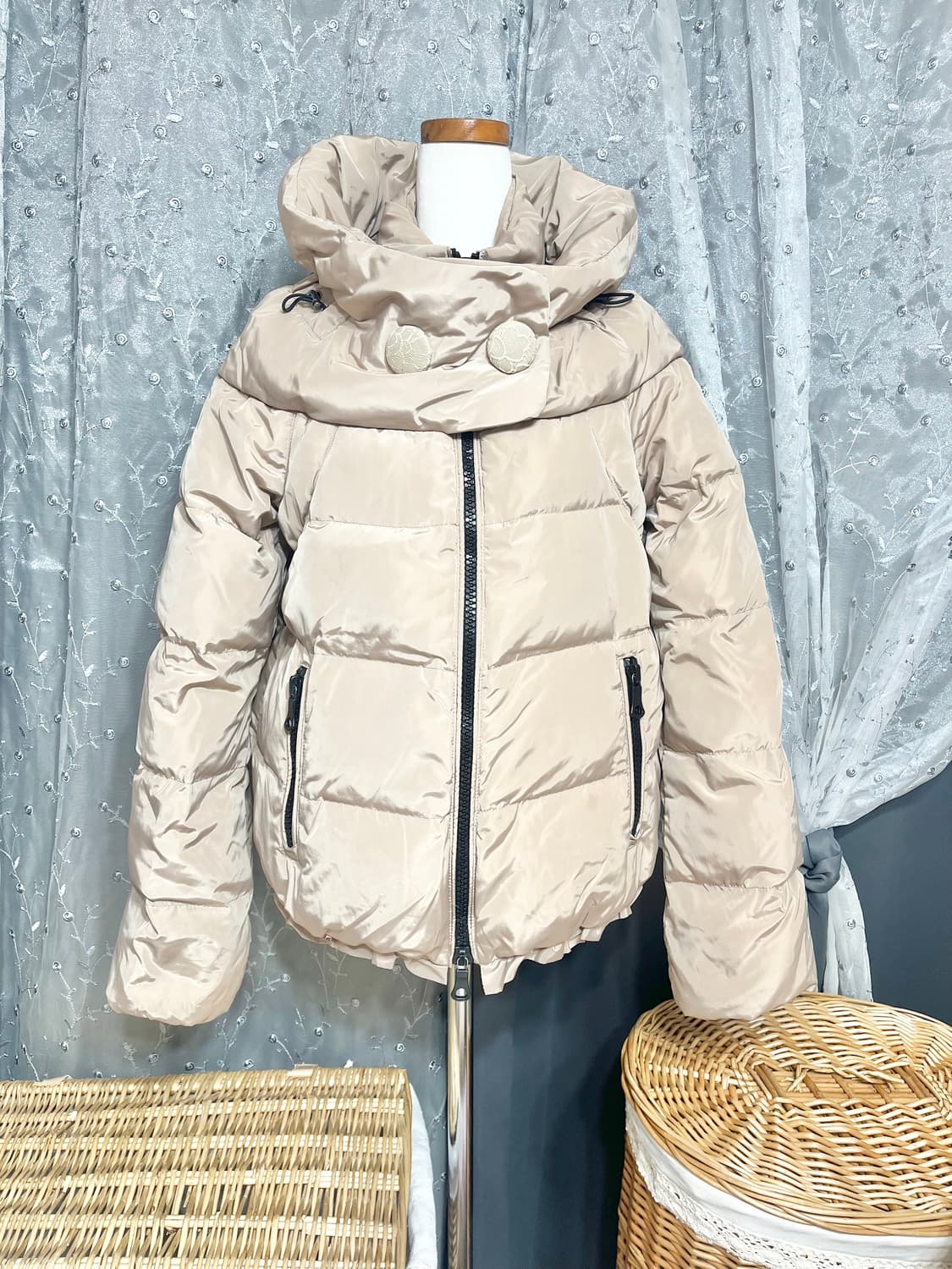 ((조건부덤)) 러블리한 오리털패딩 m사이즈/프릴장식/상태최상 상품이미지2