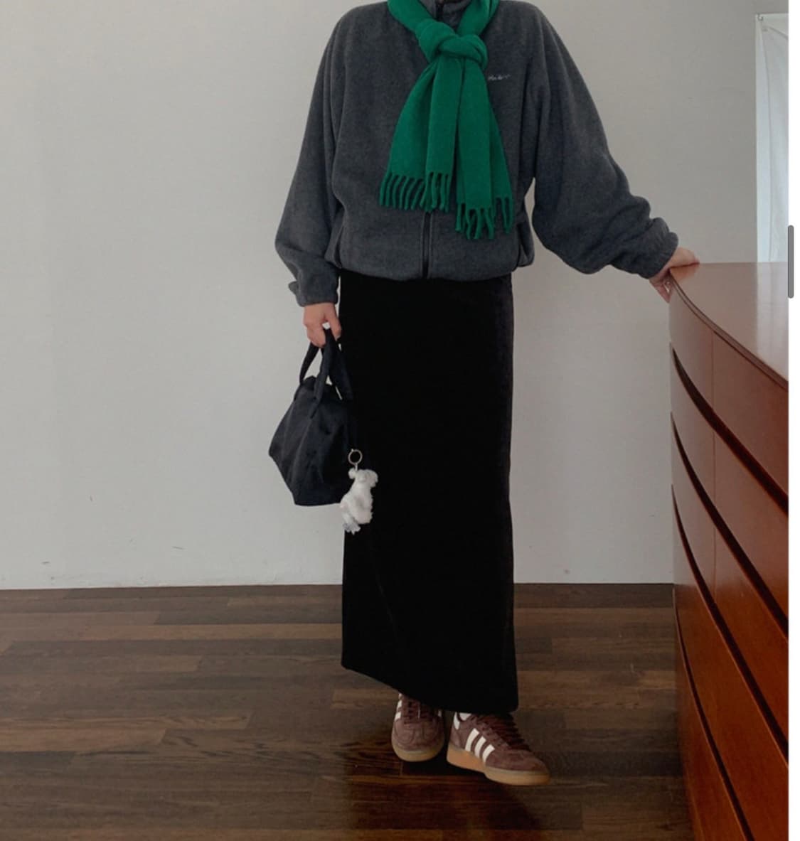 thekimo 더키모 Lynn 린 벨벳 롱스커트 블랙 새상품 상품이미지1