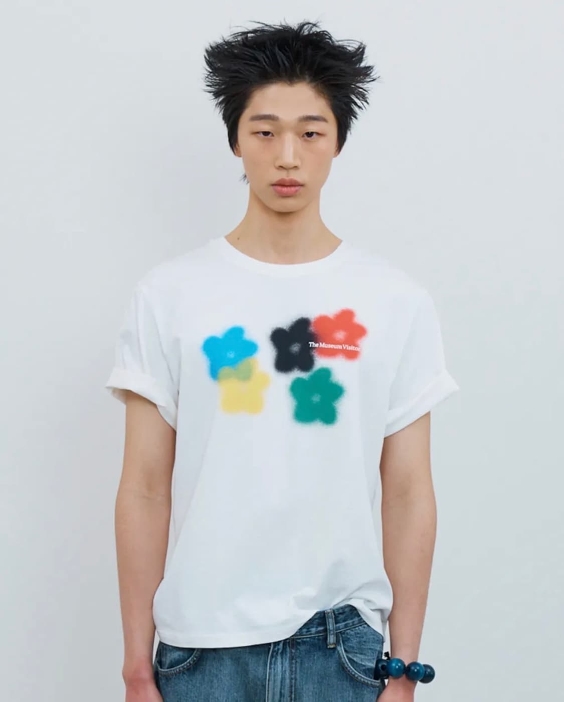 더뮤지엄비지터 FIVE FLOWER BLUR T-SHIRTS (WHITE 상품이미지1