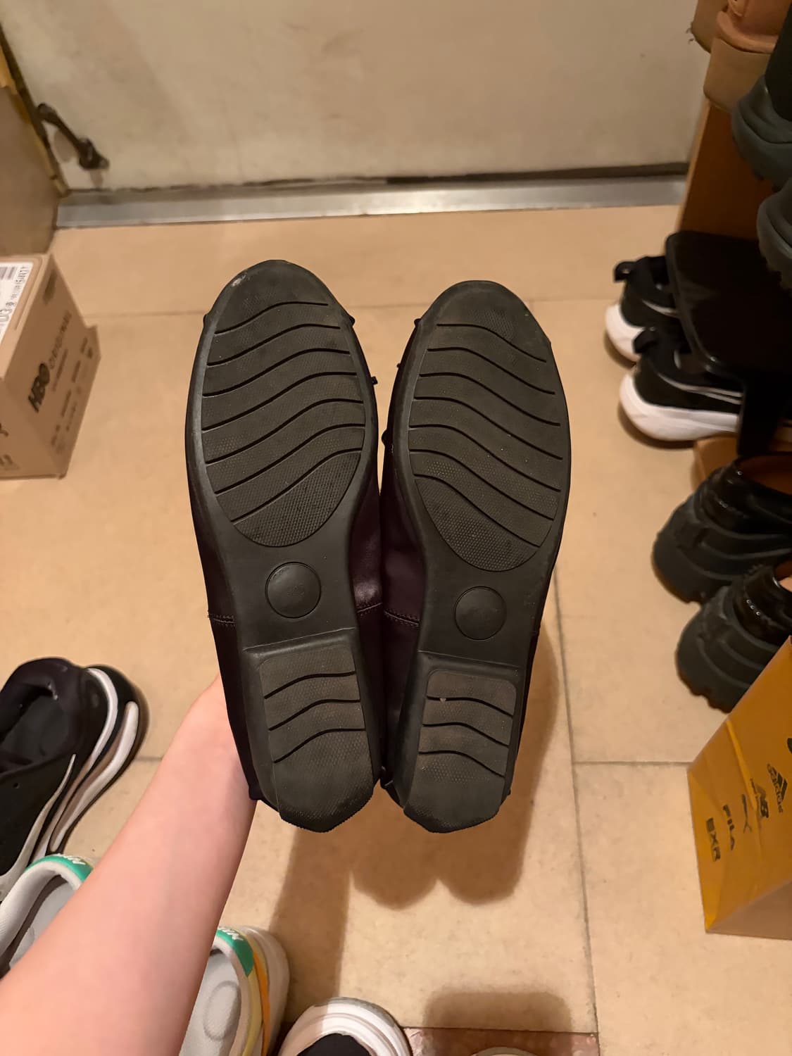 솔트앤초콜릿 라운드 토 크로스 밴딩 플랫 상품이미지3