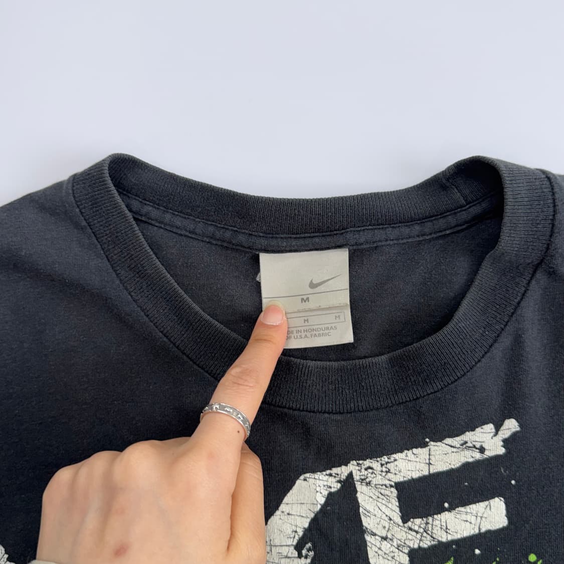 Nike 나이키 그런지 로고 차콜 반팔  상품이미지5