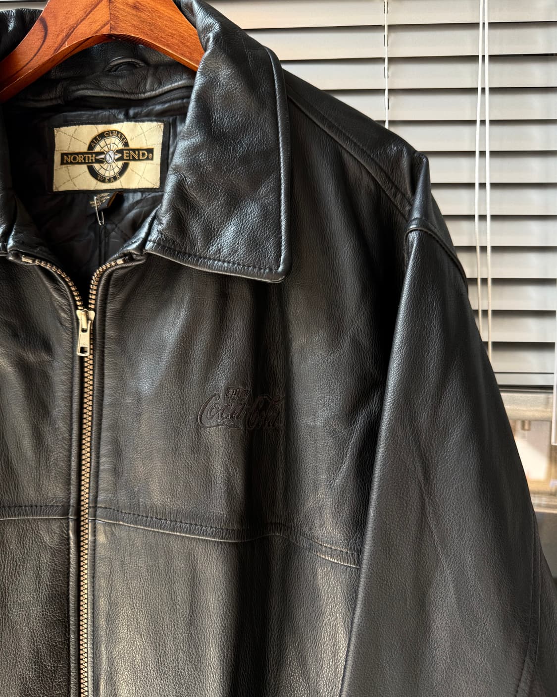 Vintage 00s CocaCola real leather jacket 상품이미지4