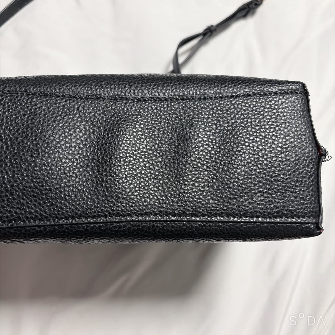 코치 블랙 레더 크로스백 토트백 상품이미지3