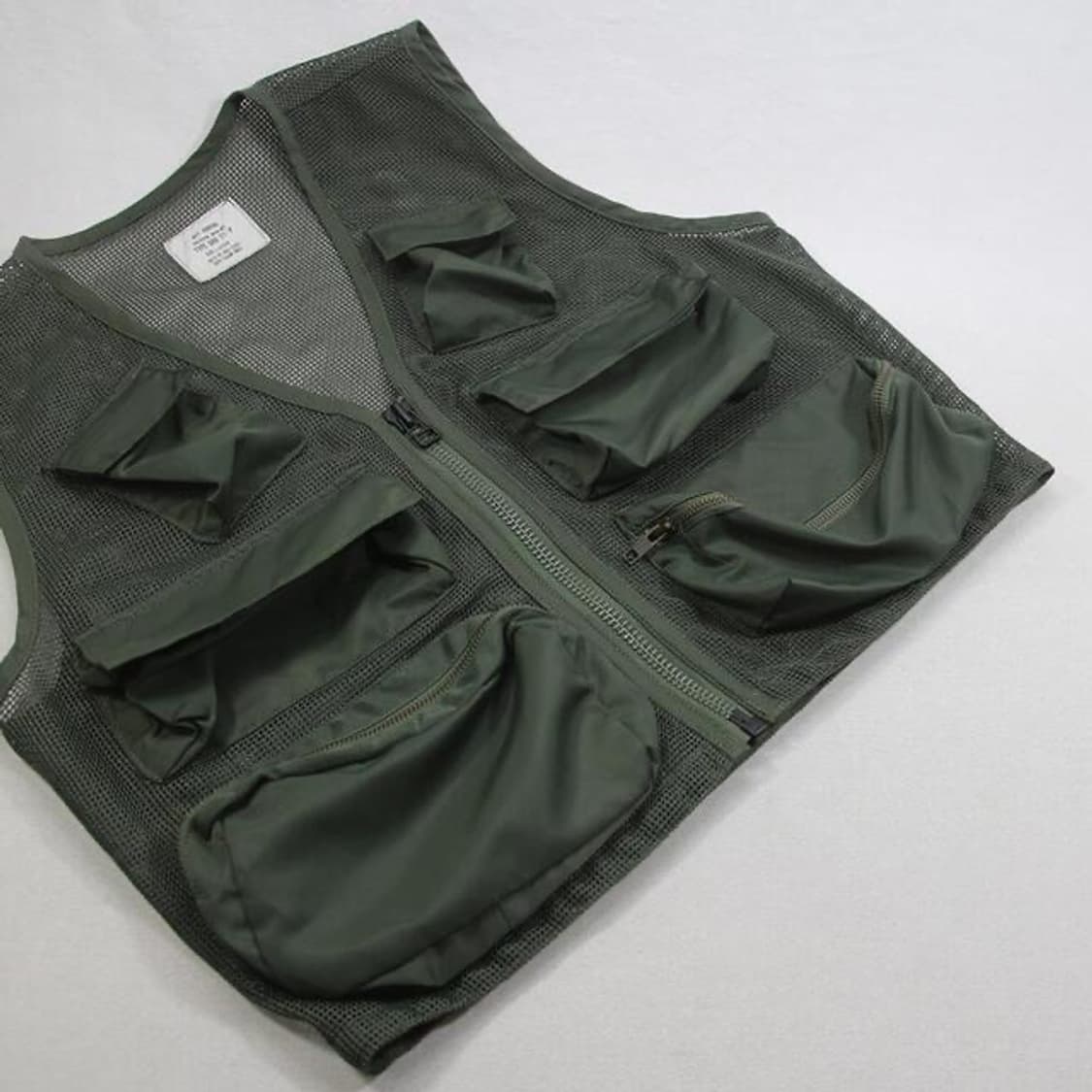 (착용컷) U.S.A.F. 서바이벌 베스트 (남성용 100) 상품이미지6
